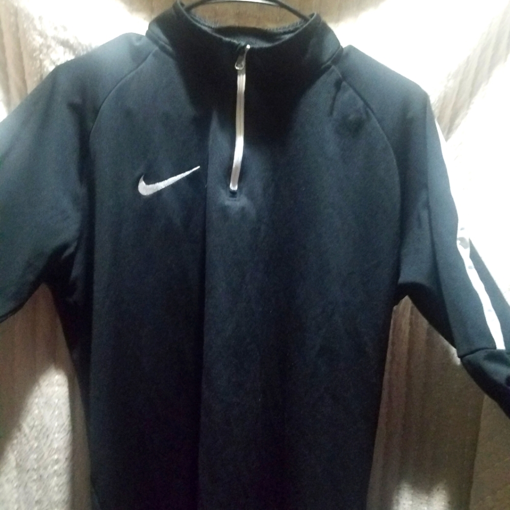 Womens Large. Nike 1/4 running jacket. Swosh.